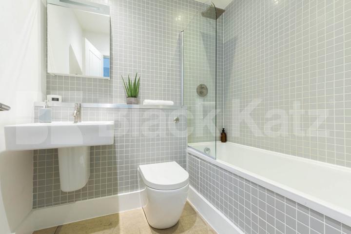  Luxurious apartment within an impressive converted warehouse Tabernacle Street, Old Street